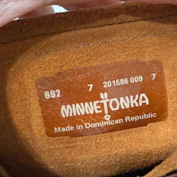 Minnetonka Womens Double Fringe Suede Studded Moccasin Boots Side Zip Sz 7 Tan - Picture 9 of 11